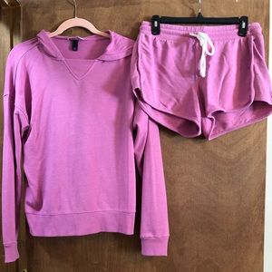 Universal Thread matching lounge set